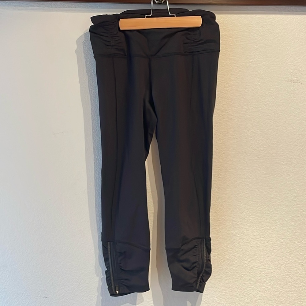 Lululemon Ruched Zipper Crop Running Pants, Black. Size 10